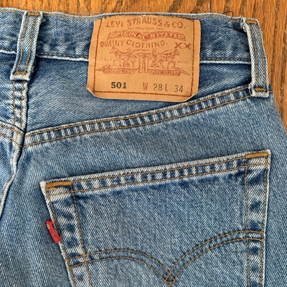 Vintage 501 Levi’s. Size 28 but fit more like a 26..